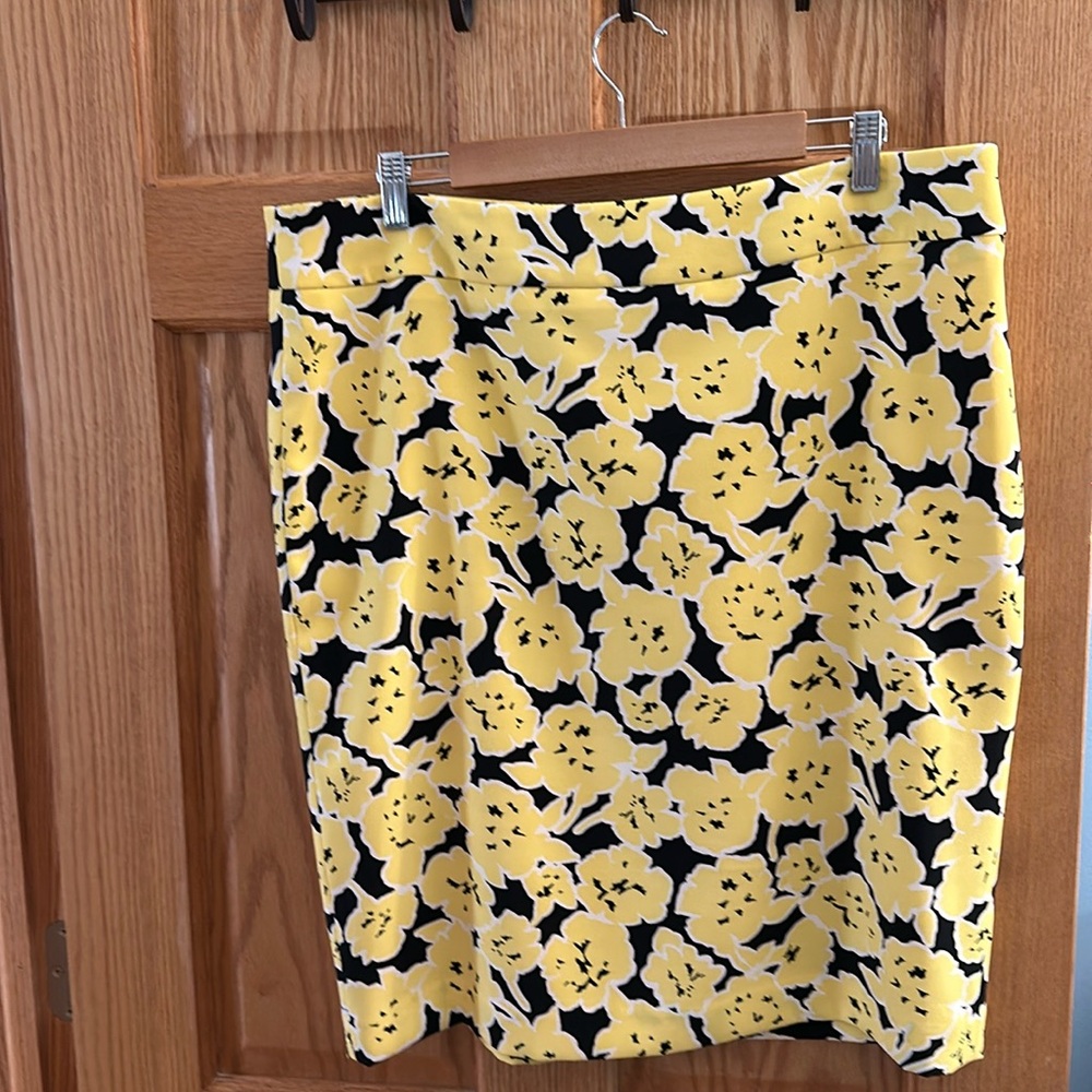 Nine West Skirt